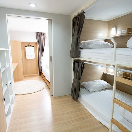 Хостел Banku Tea House Samyan (Adults Only) Бангкок Экстерьер фото
